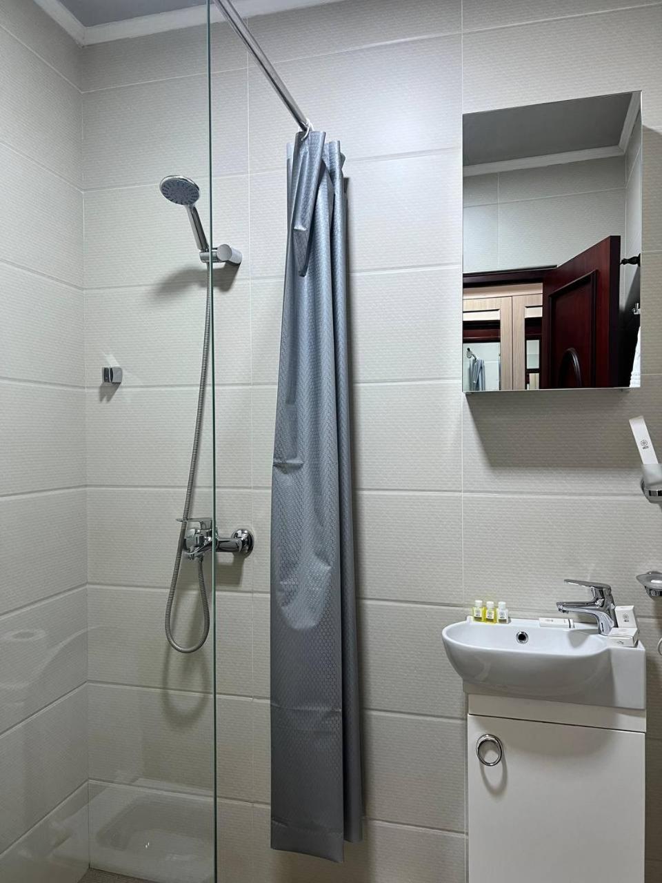 Orzu Hotel Namangán Kültér fotó